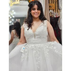 Sparkley Wedding Dress Aline Sleeveless Size 12